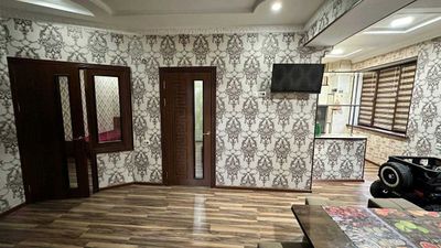 Фрунзиский 1 қаватда 2 хонали квартира ижарага берилади.ID:1406