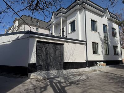 Продам Евро-Дом 6 комнат, 2,6 соток, ор-р: Академгородок