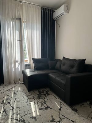 Продам новый диван, стол и стулья