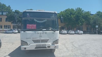 Isuzu avtobus sotiladi