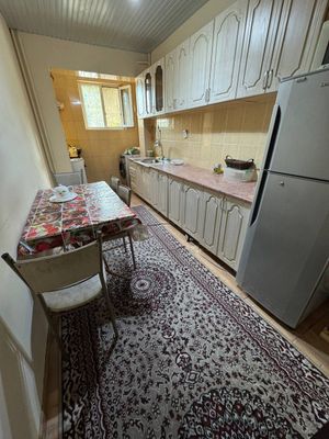 Chilonzor Metro bekati yaqinida maklersiz kvartira bor