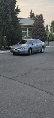 Nissan Altima srochna