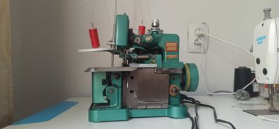 Продается оверлок новый