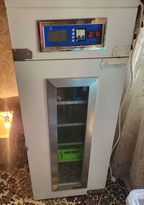 Срочно продается Инкубатор EGGBOX почти новый