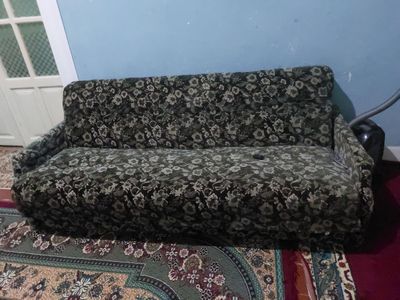 Eski divan sotiladi