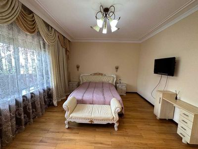 ул.Т.Шевченко ГАБУС 4-комн 3/7 220 м² 3 с/у ремонт мебель техника