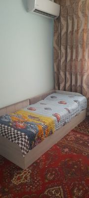 Karavat sotiladi matrasi yoq holati zor