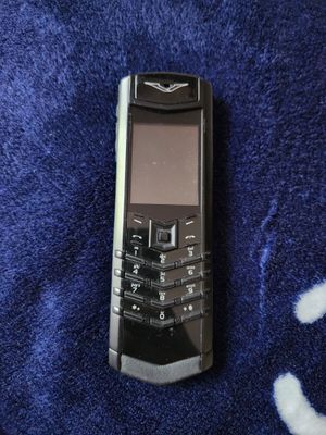VERTU telefon pachti yengi
