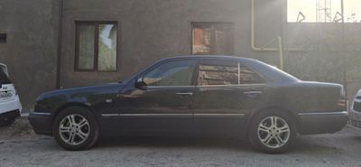 Mercedes Benz w210