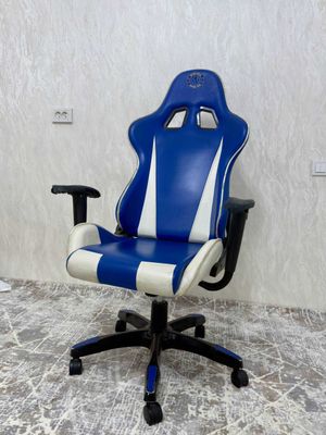 Игровое кресло в хорошем состоянии