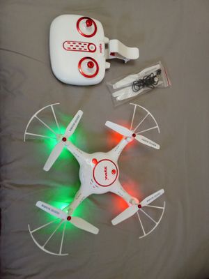 Квадракоптер SYMA.