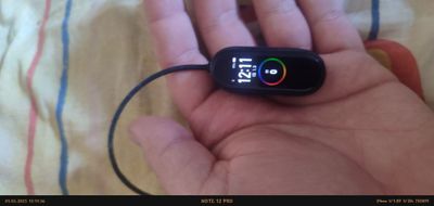 Продам Mi band 4