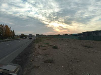 Ер сотилади М-39 йулида, бизнес учун кулай жойда