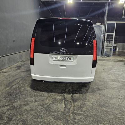 Hyundai Stariyaa