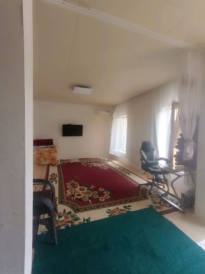 куёвбошида Уй 9 соток, 120кв. Курилган.