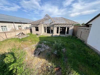 янги тошкентда 6 сотихлик уй сотилади. ер,участка