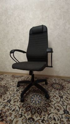 Оффисное кресло.