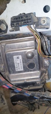 Vaz21213 2 ta bn 21214 1 ta stalba