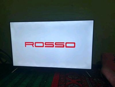 Televizor ROSSO: 55 lik ekran 4K smart, 2 pulti bo