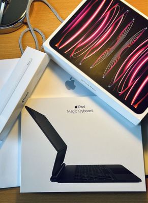 Ipad pro, magic keyboard, apple pencil