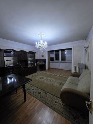 Максим горький срочно сдам 3 комнатную квартиру с обстановкой
