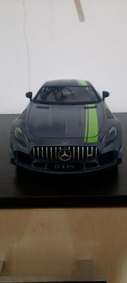 игрушечниый Mercedes-AMG GTR Pro.