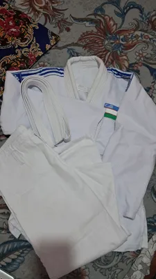 Adidas kimono (razmer 48)