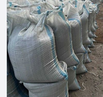 25 - qop Qum bor har bir qopi 50 kilodan 25-mingdan sotiladi