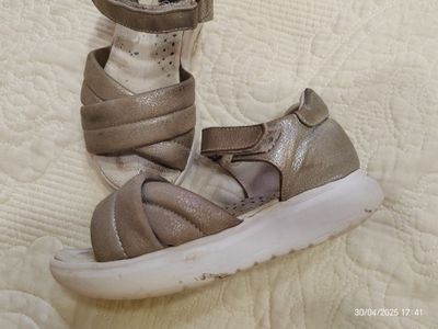 Сандали на девочку, кожа, 30р