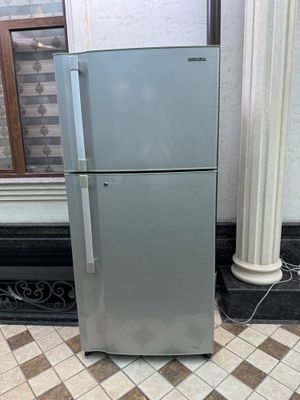 Hitachi холодильник сотилади