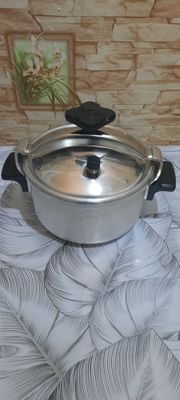 Продаётся скороварка 4,5 литр.