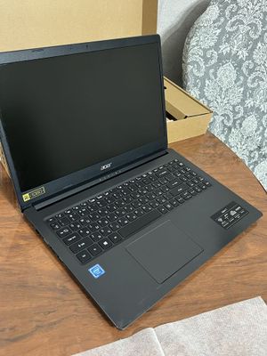 Acer noutbuk xolati yangi
