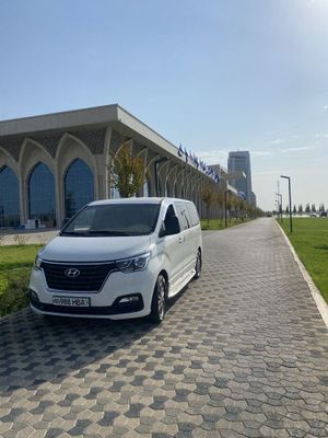 Hyundai Grand Starex