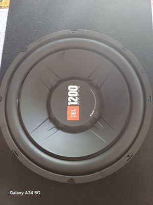 Srochna sotiladi JBL sotiladi yashigi bilan birga