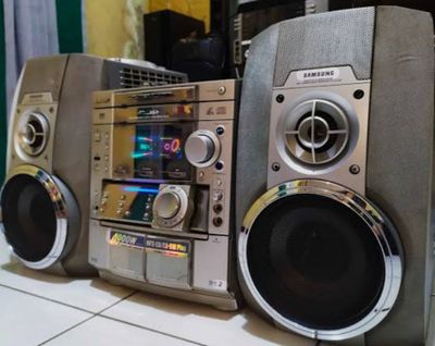Muzikalniy sentr sotiladi srochna