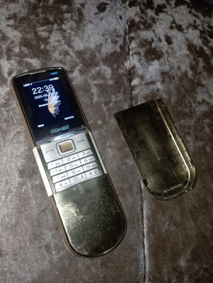 GIONEE V8800 sotiladi 2simkartali narxi 300000