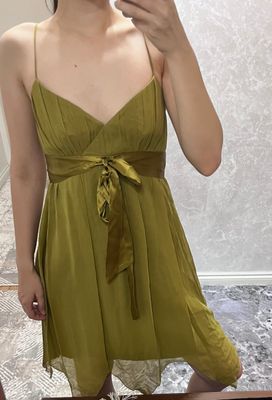 Нежное платье хаки