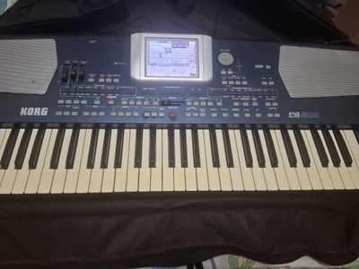 Сентизатор KORG PA 500.
