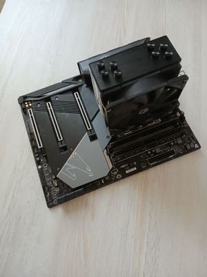 Продам Z490 Aorus ULTRA i5 10600k 24Gb