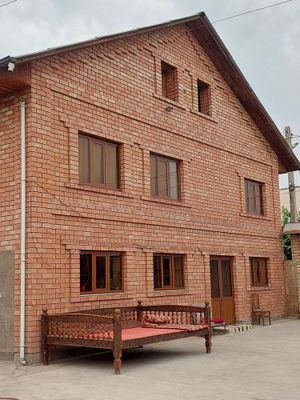 Продаётся жилой дом трёх этажный