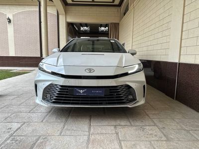 Продаётся toyota camry двадцать пятого года абсолютно новый без пробег