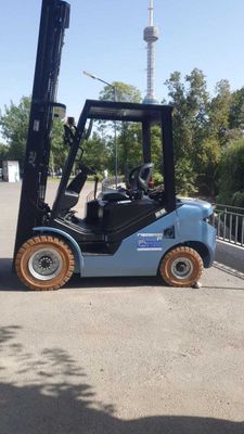 Вилочный погрузчик ROYAL FORKLIFT 140 млн бош тулов/начальный платеж