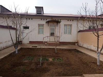 Нурота шахрида 2 сотихли коттеж сотилади