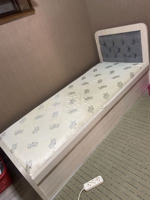 Реальная кровать две штуки хорошего качества