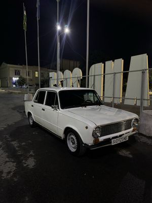 vaz 21011.
