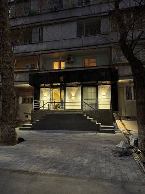 Аренда Евро нежилое Ор: Чорсу ЖАР стадион 1-линия 65 кв.м 3 комната