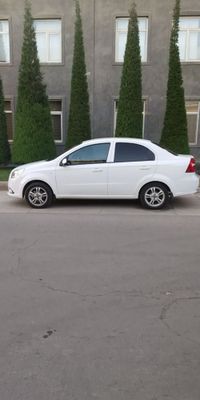 Nexia 3 avtomat sotiladi