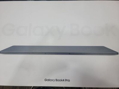 Samsung Galaxy book 4 pro Amoled Touch