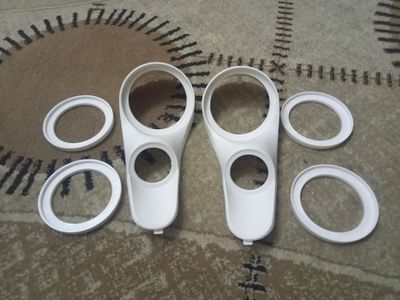 Продам универсальный стойки для калонки СЧ, ВЧ состояние новый.