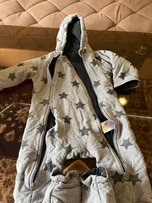 Kurtka, shapka, qoʻlqopcha